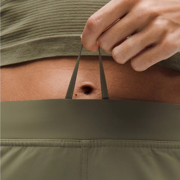 Lululemon Adapted State High-Rise Jogger
Magnetic Closures - Picture 3 of 10